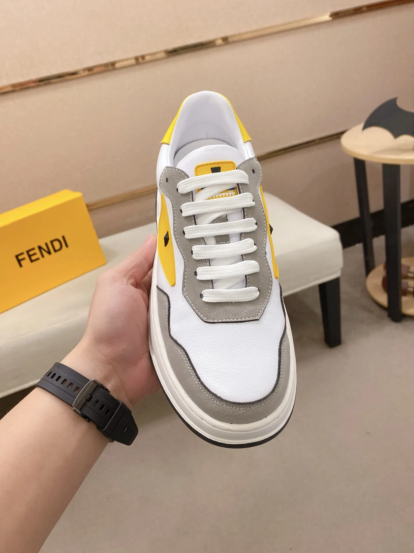 Factory price 380💰 (fendi) New style 👊🏻 upper 🇮🇹 imported cowhide fabric 🇩🇪 lining imported sheepskin lining. The original outsole is molded to highlight the identity of every man, and the upper foot is elegant and stable🚶🏻🚶🏻The high-end custom counters reproduce the original version📯No matter the wind or rain, the shoe last remains unchanged and can withstand the verification of time🔍️,🔵 Size: 38-44